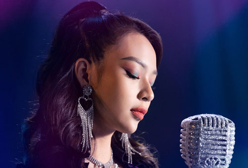 Quán quân The Face Phí Phương Anh: “Ai chửi thì tôi chụp màn hình lại đem đi in dán lên tường"