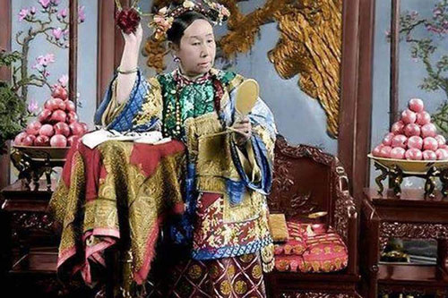 Khét tiếng lịch sử nhưng chuyện chưng diện của Từ Hy Thái Hậu đáng để phụ nữ học hỏi