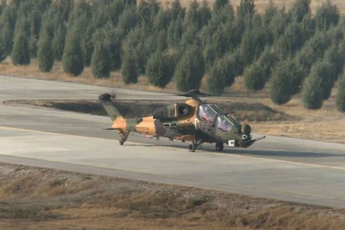 Thổ Nhĩ Kỳ hoàn thành thử nghiệm trực thăng ATAK FAZ-2 với hệ thống tác chiến điện tử trên tàu