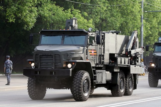 Tổ hợp phun lửa hạng nặng TOS-2 "Tosochka" chính thức trực chiến