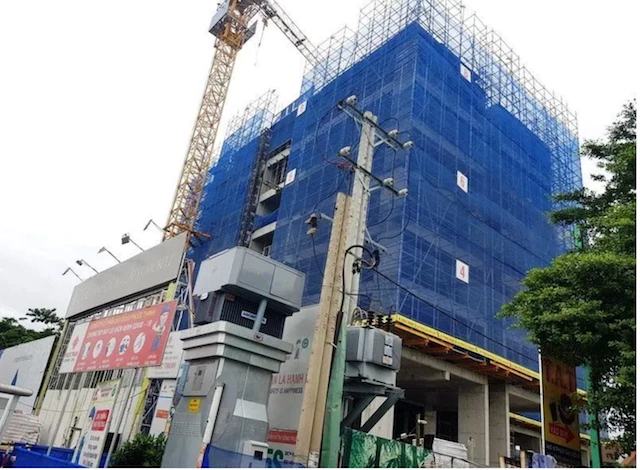 Trong quá trình kiểm tra tại Cao ốc văn phòng và căn hộ Cecico 135 Tower (St.Moritz) do Đất Xanh Group làm chủ đầu tư, Sở Xây dựng TP.HCM Trong quá trình kiểm tra tại Cao ốc văn phòng và căn hộ Cecico 135 Tower (St.Moritz) do Đất Xanh Group làm chủ đầu tư, Sở Xây dựng TP.HCM