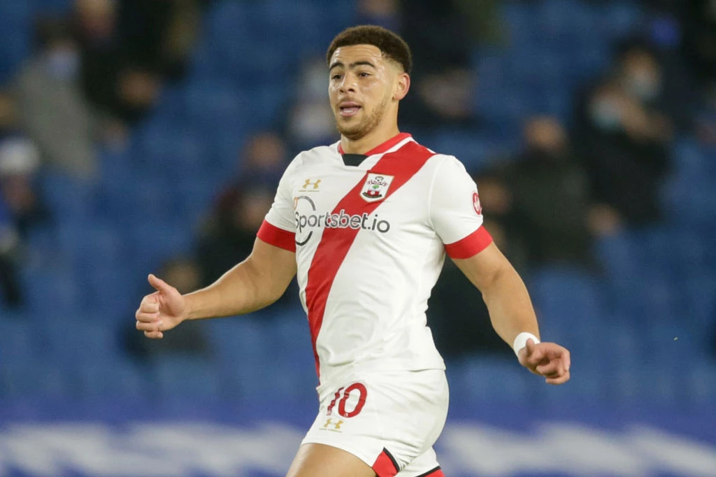 =6. Che Adams (Southampton, số lần phung phí cơ hội ăn bàn: 7 lần).