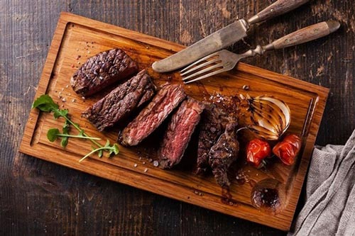 Bí quyết làm bò nướng cho bữa tiệc cuối năm thêm sang trọng