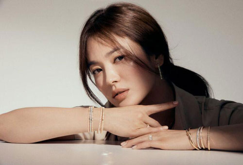 Song Hye Kyo tái hợp với biên kịch "Hậu duệ mặt trời"