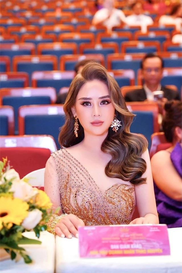 Hoa hậu Hoàng Thị Thảo Nguyên nổi bật trong đêm Chung kết Hoa hậu Doanh nhân Việt Nam Toàn cầu 2020 - Ảnh 1.