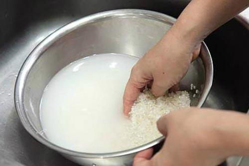 Nấu cơm sai cách bảo sao không dẻo, không thơm