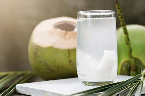 Những sai lầm khi uống nước dừa dễ "rước họa vào thân"