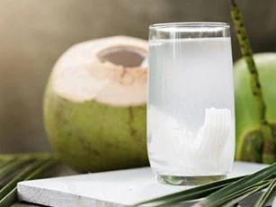 Những sai lầm khi uống nước dừa dễ "rước họa vào thân"