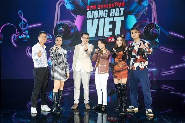 Giọng hát Việt nhí New Generation 2021: Emily “tạ lỗi cẩn thận sau chương trình” với Hương Giang