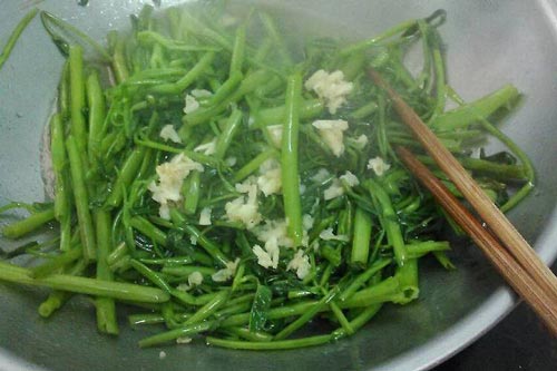 Xào rau không đúng cách mất hết chất dinh dưỡng