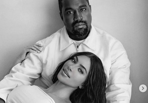 Kim Kardashian không còn đeo nhẫn cưới