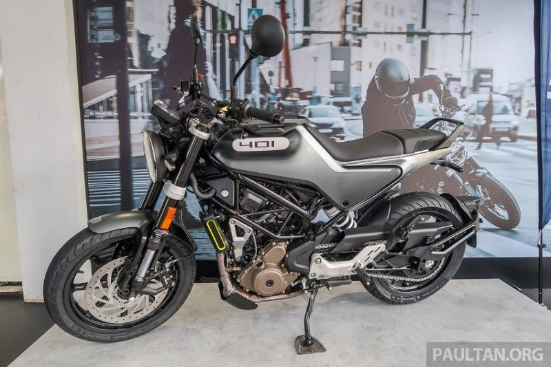 Bộ ba naked bike 2021 Husqvarna Svartpilen, Vitpilen 401 và Svartpilen 250 chốt giá bán 