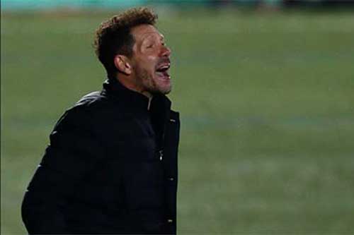 Simeone bóng gió sẽ rời Atletico sau thất bại gây sốc ở cúp Nhà vua