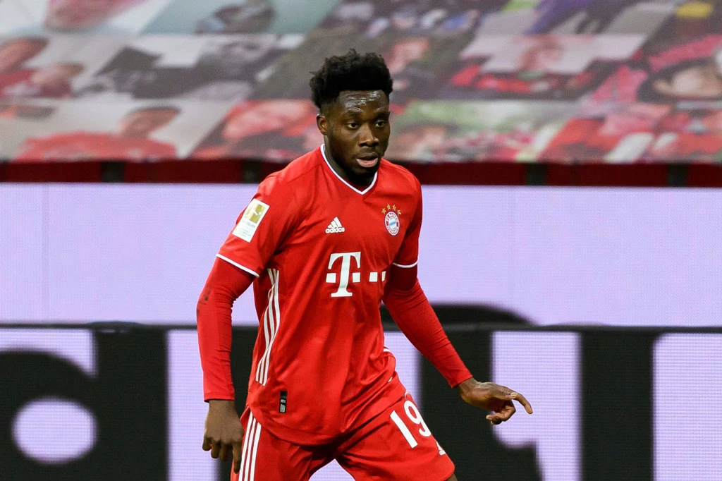 8. Alphonso Davies (Bayern Munich, 126 triệu bảng).