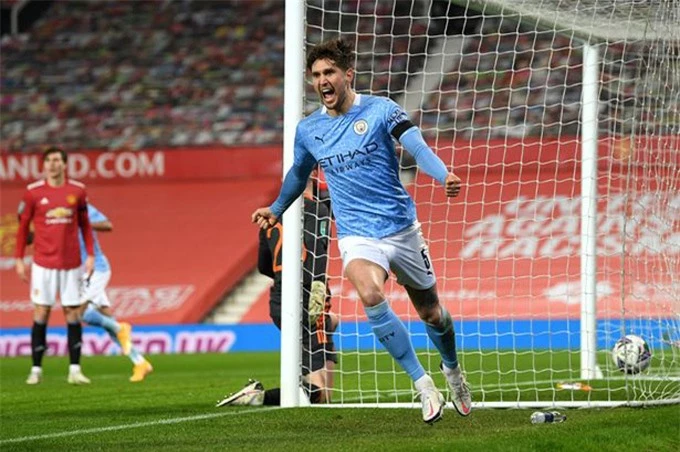 John Stones không chỉ thủ tốt mà còn ghi bàn ấn định tỷ số 2-0