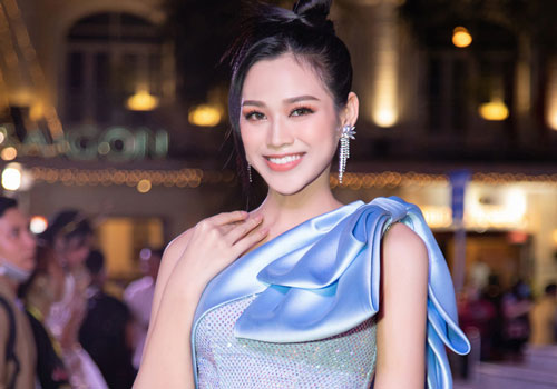 Đỗ Thị Hà đọ sắc cùng dàn Hoa hậu "đàn chị" tại Ngôi Sao Xanh