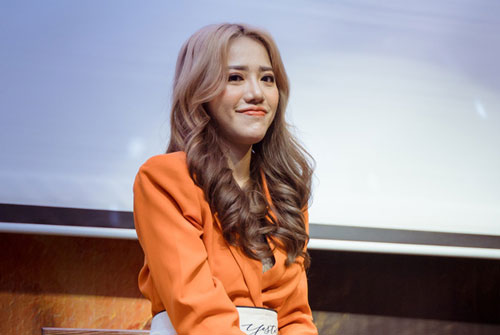 Phùng Khánh Linh lần đầu trải lòng về 2 đề cử tại giải Cống hiến 2021