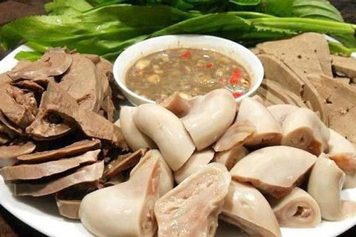 Điều cấm kị khi ăn lòng lợn ai cũng phải biết