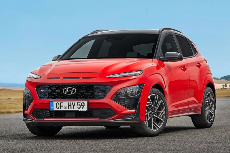 5. Hyundai Kona 2021 (giá khởi điểm: 20.400 USD, điểm tổng thể: 8,3/10).