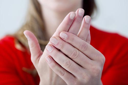 Chân tay lúc nào cũng lạnh cóng: Cảnh giác với 6 căn bênh, nguy hiểm nhất là số 3