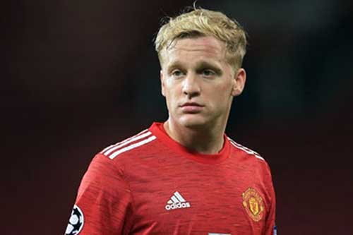 'Van de Beek nên tới đập cửa phòng Solskjaer'