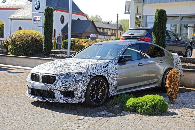 BMW M5CS 2021.
