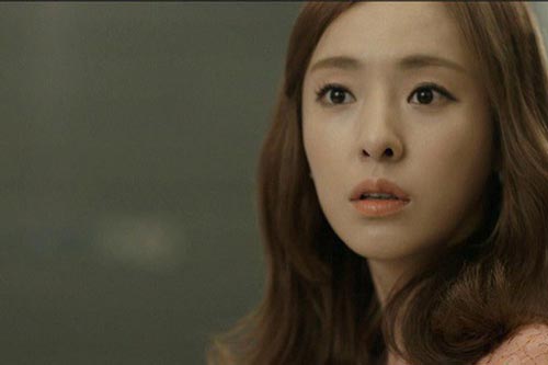 Chồng mất đã lâu nhưng mẹ anh phản đối kịch liệt tôi đi bước nữa trong khi chị dâu nhiệt tình ủng hộ, biết lý do tôi chỉ muốn cao chạy xa bay khỏi gia đình này