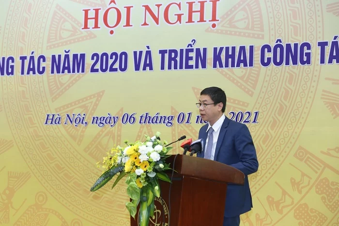 Thứ trưởng Bộ KH&CN Lê Xuân Định báo cáo kết quả thực hiện công tác năm 2020 và triển khai công tác năm 2021 tại Hội nghị.