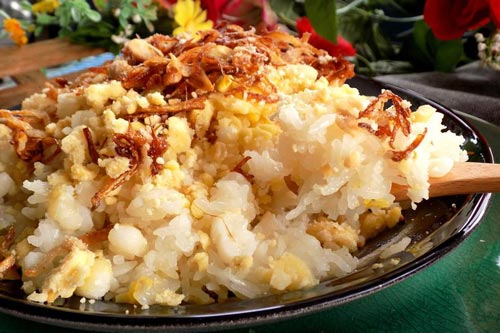 Nấu xôi ăn sáng vừa ấm bụng lại tiết kiệm trong ngày mưa