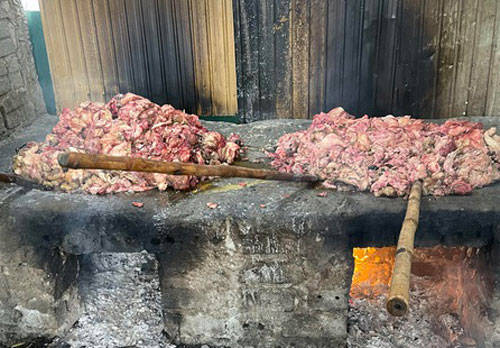 Thanh Hoá: Gom thịt ôi thiu chế thành mỡ bẩn mang bán