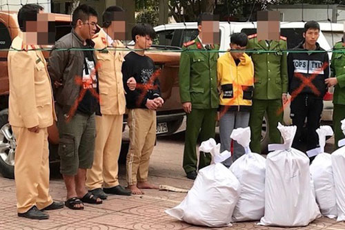 Trắng đêm chặn xe ô tô chở 8 bao tải ma túy