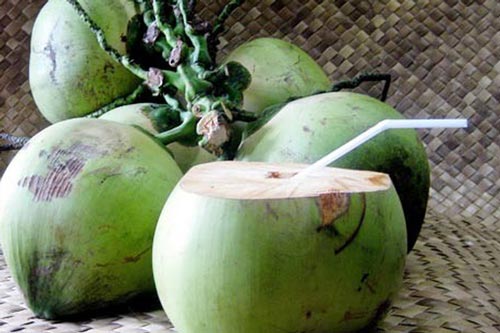 Thời điểm bạn tuyệt đối không nên uống nước dừa