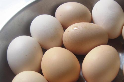 Cách chọn trứng gà ta tươi mới, không bị tẩy trắng và an toàn cho sức khỏe