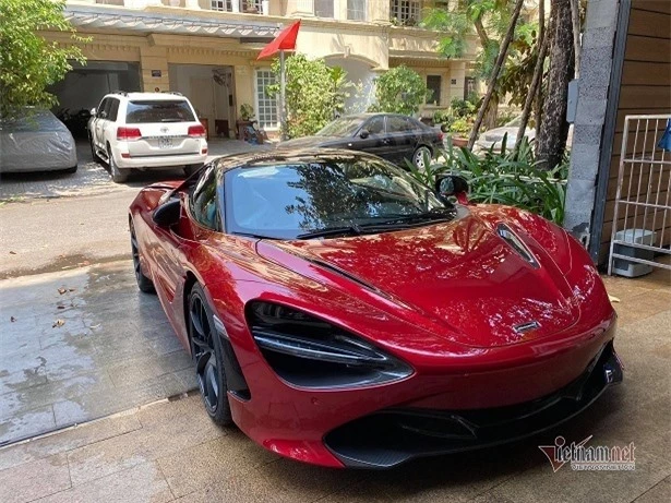 McLaren 720S.