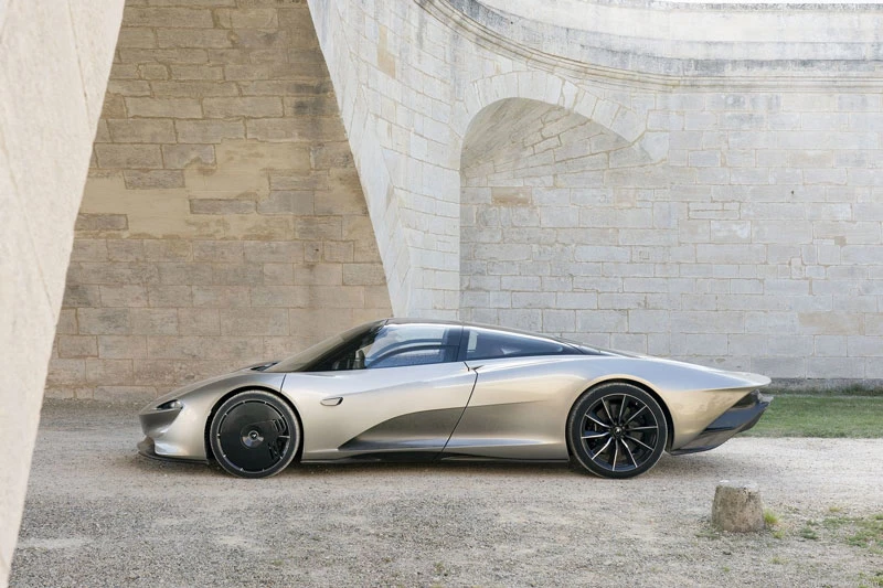 =7. McLaren Speedtail (vận tốc tối đa: 402 km/h).