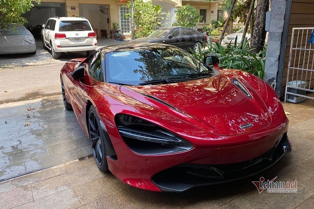 Loạt siêu xe đắt giá hàng chục tỷ về Việt Nam có gì đặc biệt?