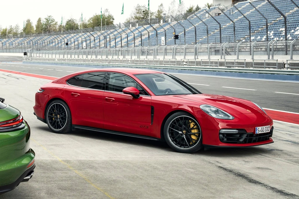 Porsche Panamera GTS.