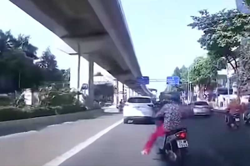 Top 10 tình huống giao thông hài hước nhất năm 2020