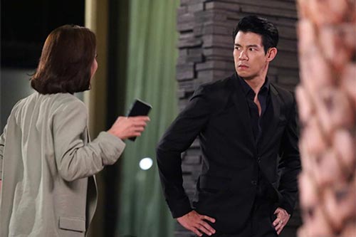 Vợ đi làm đẹp, chồng ra tận nơi mắng "đẹp cho ai ngắm", cô im lặng không đáp lời nhưng ngay sau đó anh nhận được bài học nhớ đời