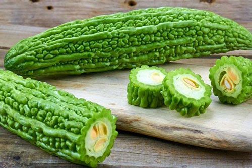 Hết hôi nách chỉ bằng cách dùng mướp đắng