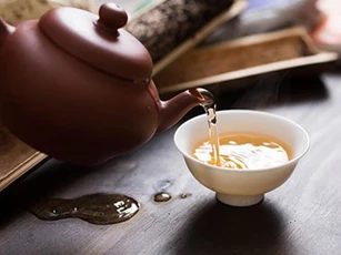 Sai lầm khi uống trà gây hại dạ dày, rối loạn nhịp tim
