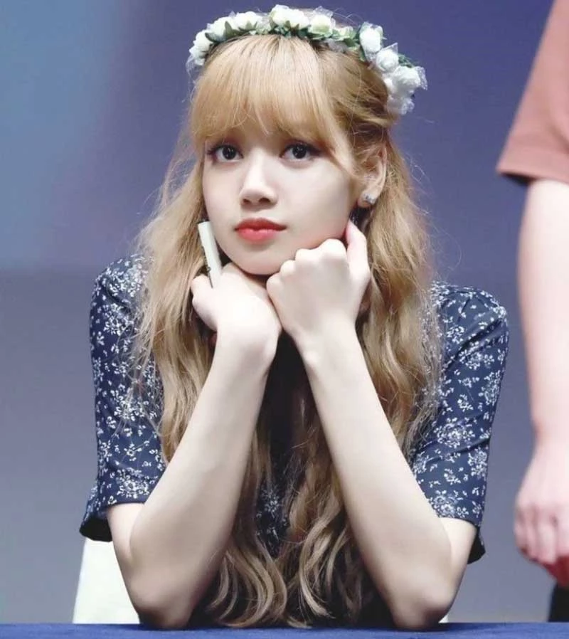 1. Lisa (BLACKPINK).