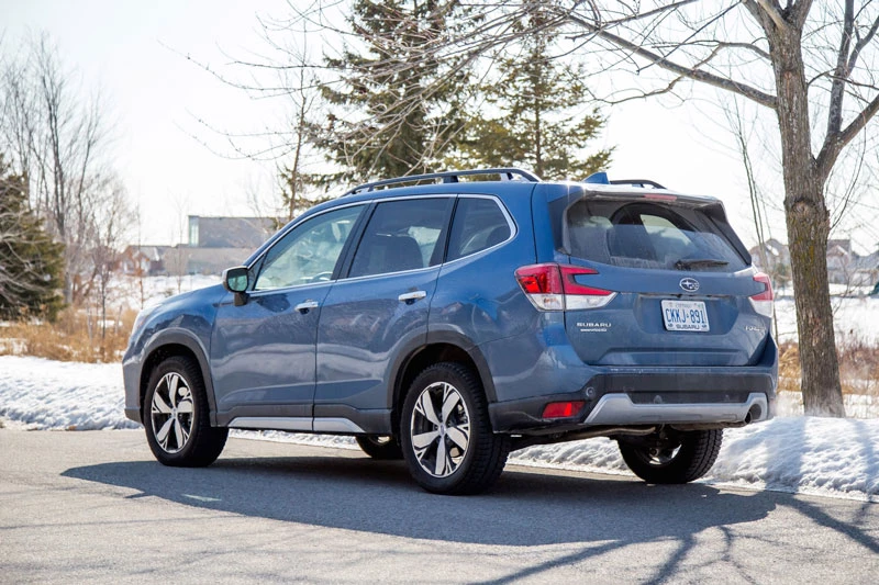 10. Subaru Forester (doanh số: 176.996 chiếc).