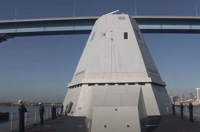 Khu trục hạm tàng hình USS Zumwalt của Hải quân Mỹ. Ảnh: Topwar. Khu trục hạm tàng hình USS Zumwalt của Hải quân Mỹ. Ảnh: Topwar.