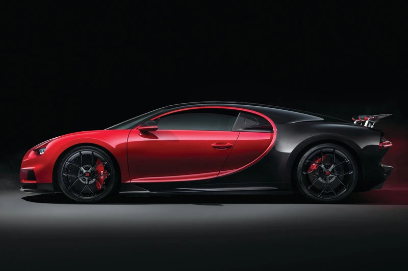 =4. Bugatti Chiron Sport (thời gian tăng tốc từ 0-96 km/h: 2,4 giây).