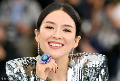 Cộng đồng mạng phản ứng Chương Tử Di vào vai thiếu nữ 15 tuổi