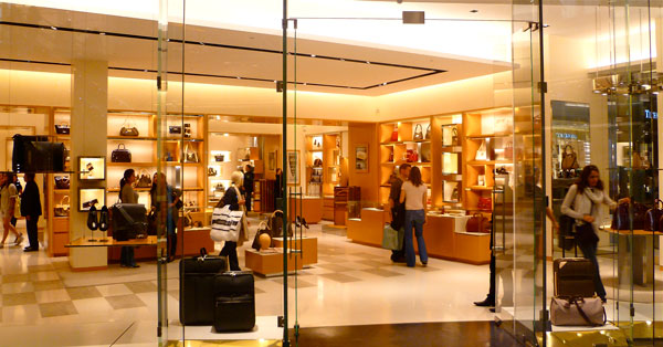 Tìm kiếm mặt bằng mùa Covid: Thách thức lớn với các nhãn hàng xa xỉ tại Việt Nam 