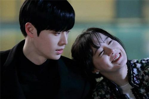 Bị thách cưới 1 căn chung cư, mẹ chồng tương lai vẫn niềm nở gật đầu, nhưng ngày bà mang sổ đỏ tới thì mẹ tôi mặt biến sắc