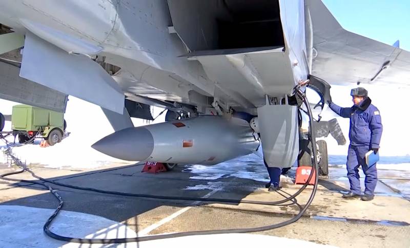 "Những con dao găm" ở Kamchatka: Nga triển khai tên lửa siêu thanh đề phòng ai?