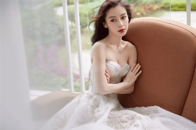 Giữa ồn ào tình tay ba, Angelababy xuất hiện xinh đẹp và quyến rũ - 9